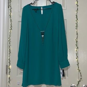 Open sleeve tunic w/ necklace